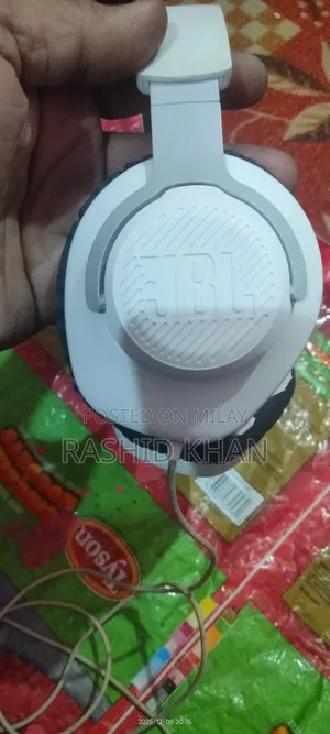 Photo - JBL Quantum 100 Wired Over-Ear Gaming Headphones