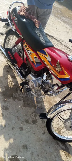 New Honda CB 2025 Red