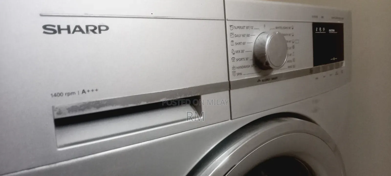 Main Features : • 8kg Capacity • 1400 Rpm Spin Speed