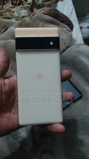 Photo - Google Pixel 6 Pro 256 GB Gold