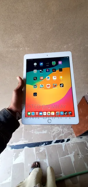 Apple iPad 10.2 (2019) 32 GB Gray