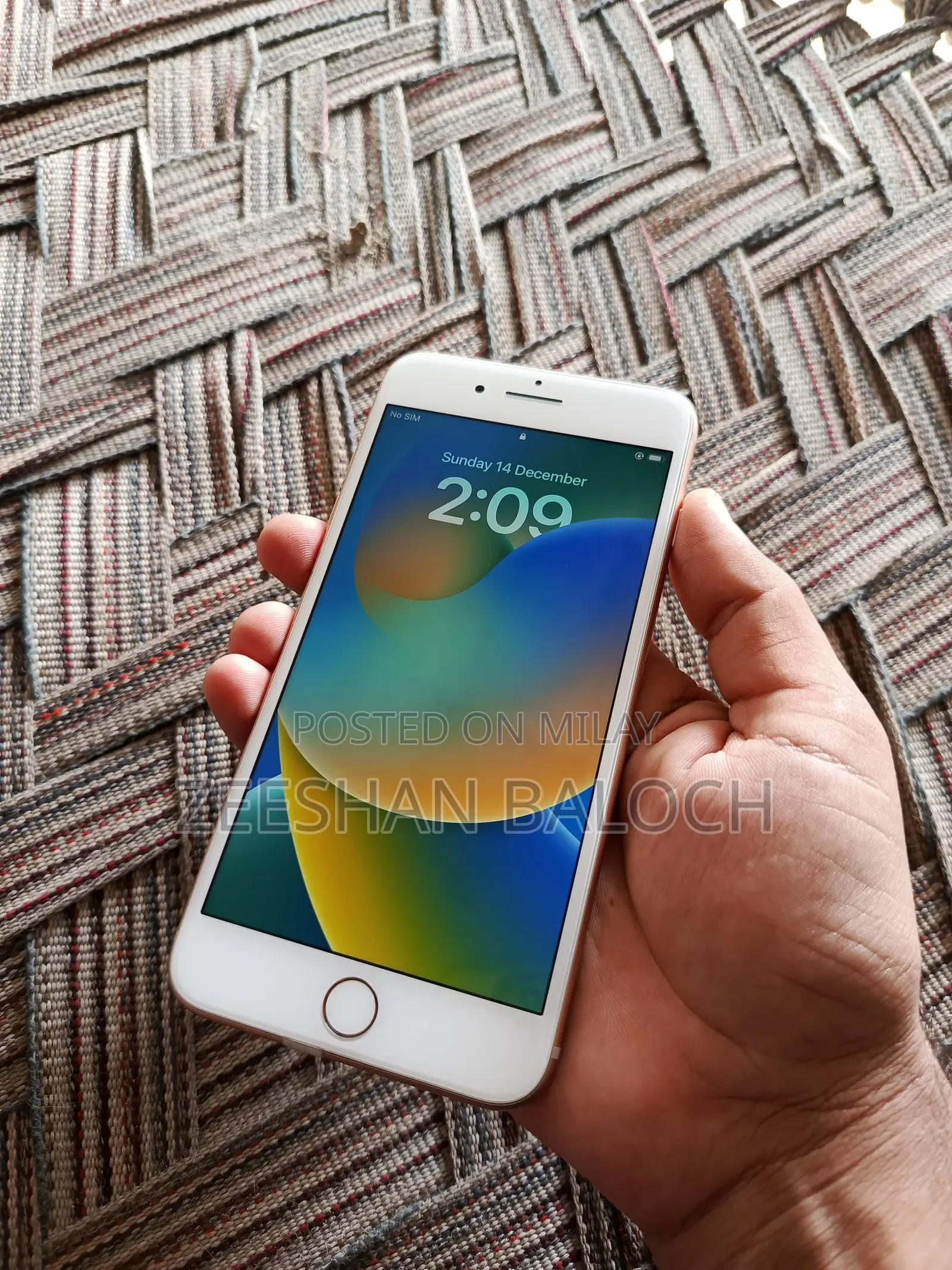 New Apple iPhone 8 Plus 64 GB Gold