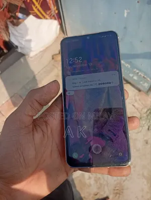 Photo - LG V60 ThinQ 5G 128 GB Blue