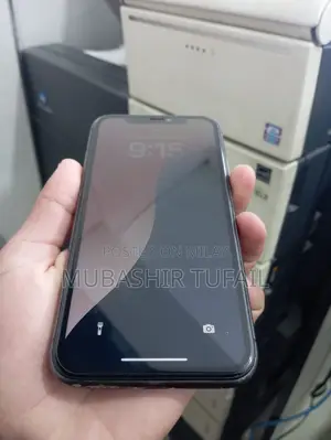 Photo - Apple iPhone 11 64 GB Black
