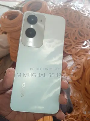 Photo - Vivo Y18 128 GB