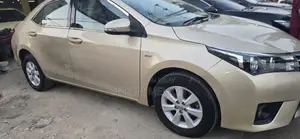 Toyota Corolla 2016 Gold