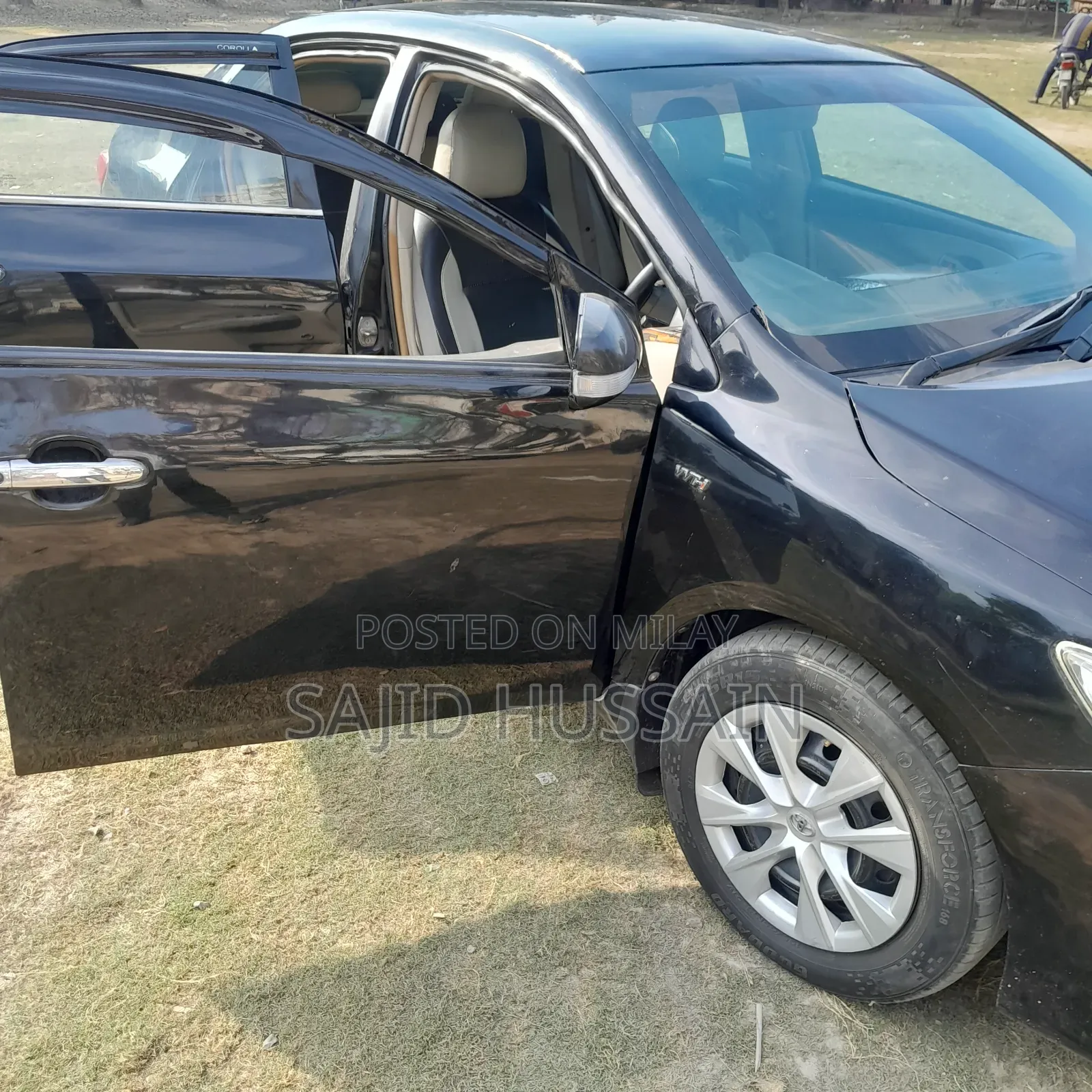 Toyota Corolla Base 4dr Sedan (1.8L 4cyl 5M) 2010 Black