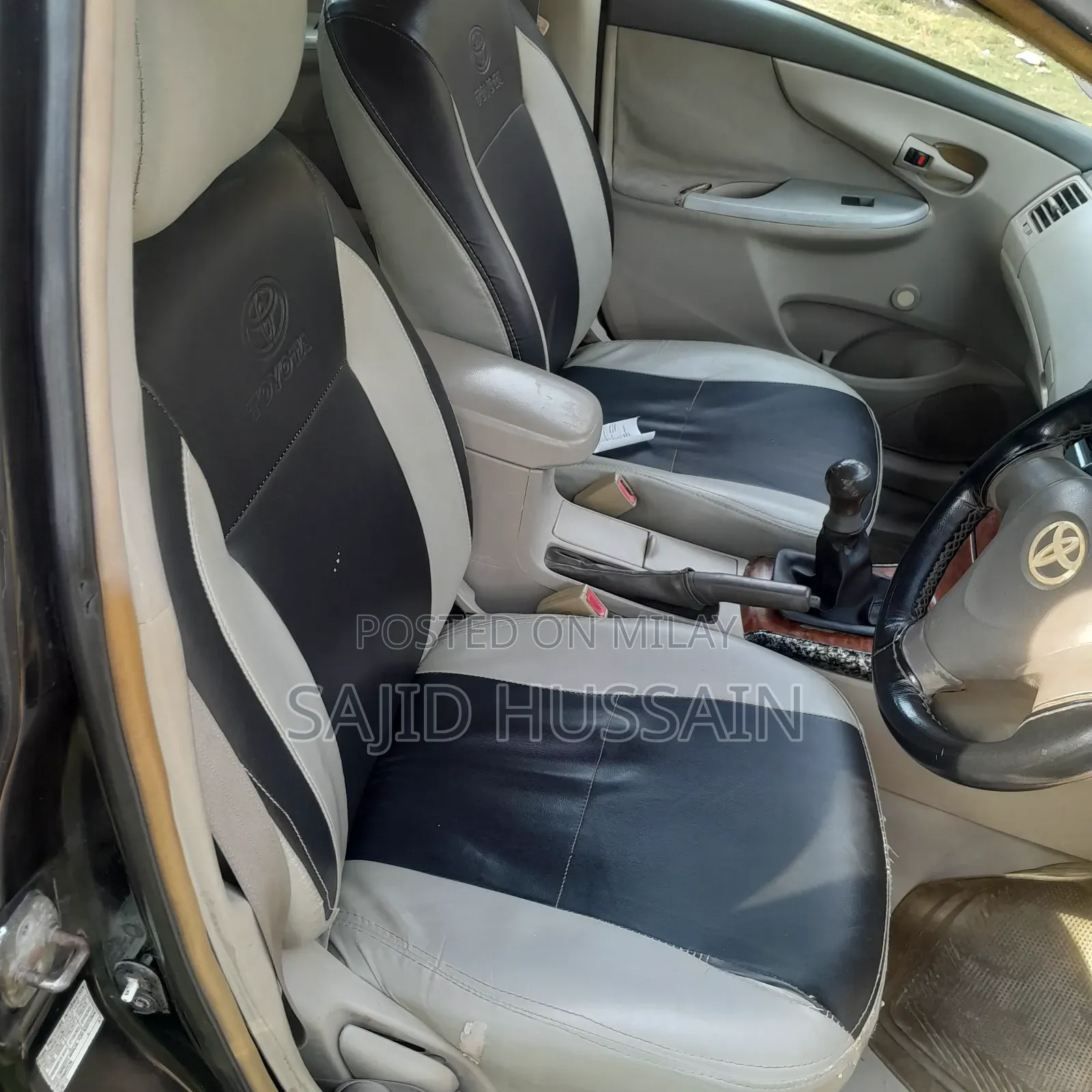 Toyota Corolla Base 4dr Sedan (1.8L 4cyl 5M) 2010 Black