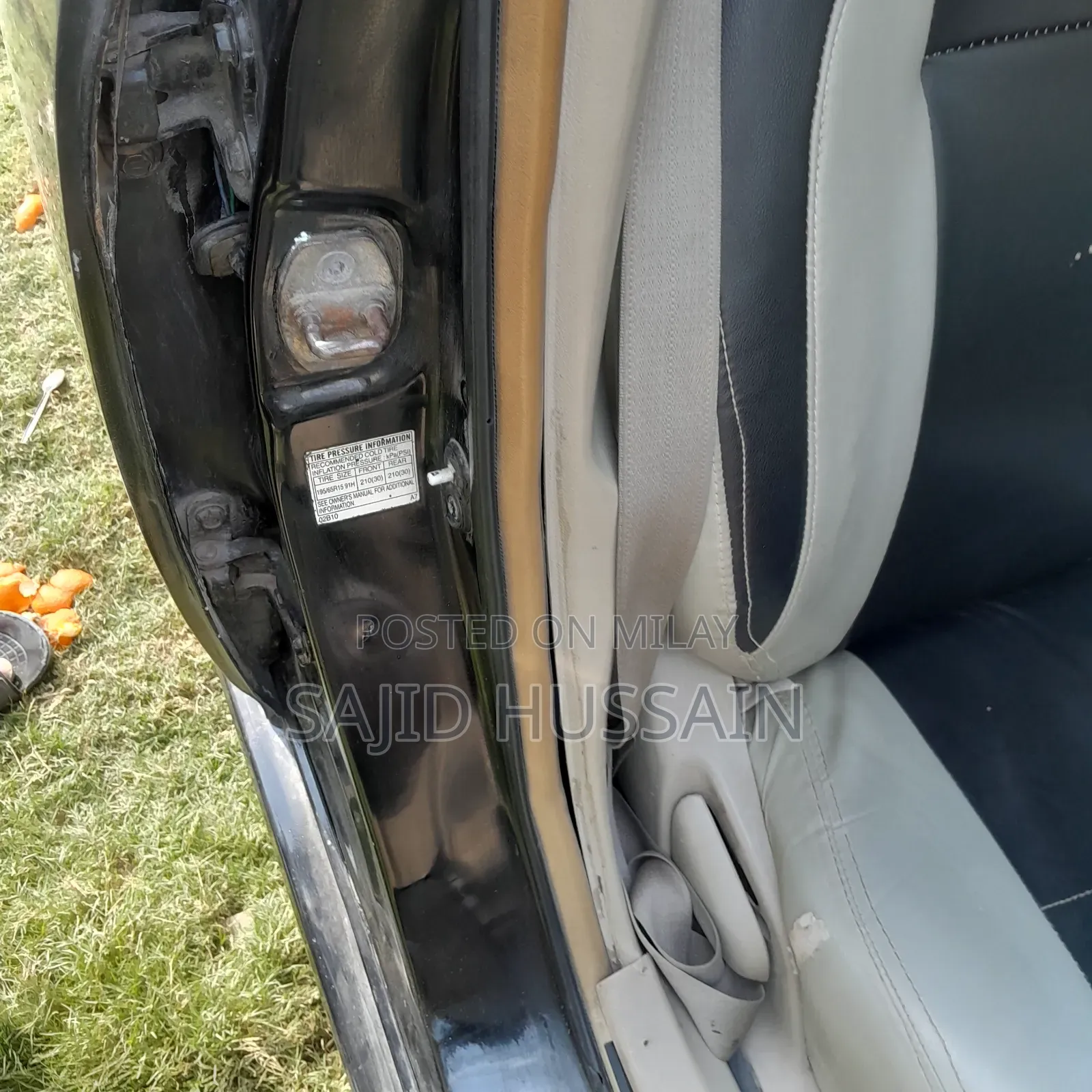 Toyota Corolla Base 4dr Sedan (1.8L 4cyl 5M) 2010 Black