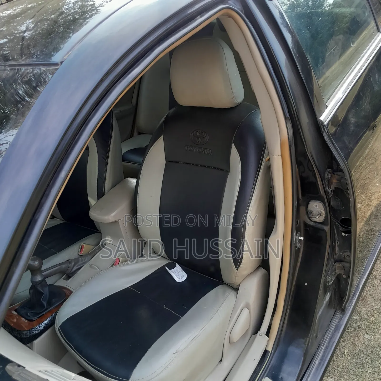 Toyota Corolla Base 4dr Sedan (1.8L 4cyl 5M) 2010 Black