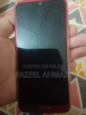 Photo - Sharp Aquos R2 64 GB Red