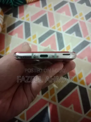 Sharp Aquos R2 64 GB Red