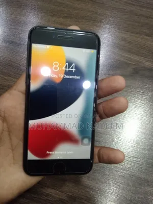 Apple iPhone 7 32 GB Black