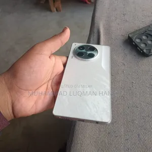 Photo - Tecno Camon 30 256 GB White