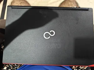 Laptop Fujitsu Lifebook E556 8GB Intel Core I5 SSD 256GB