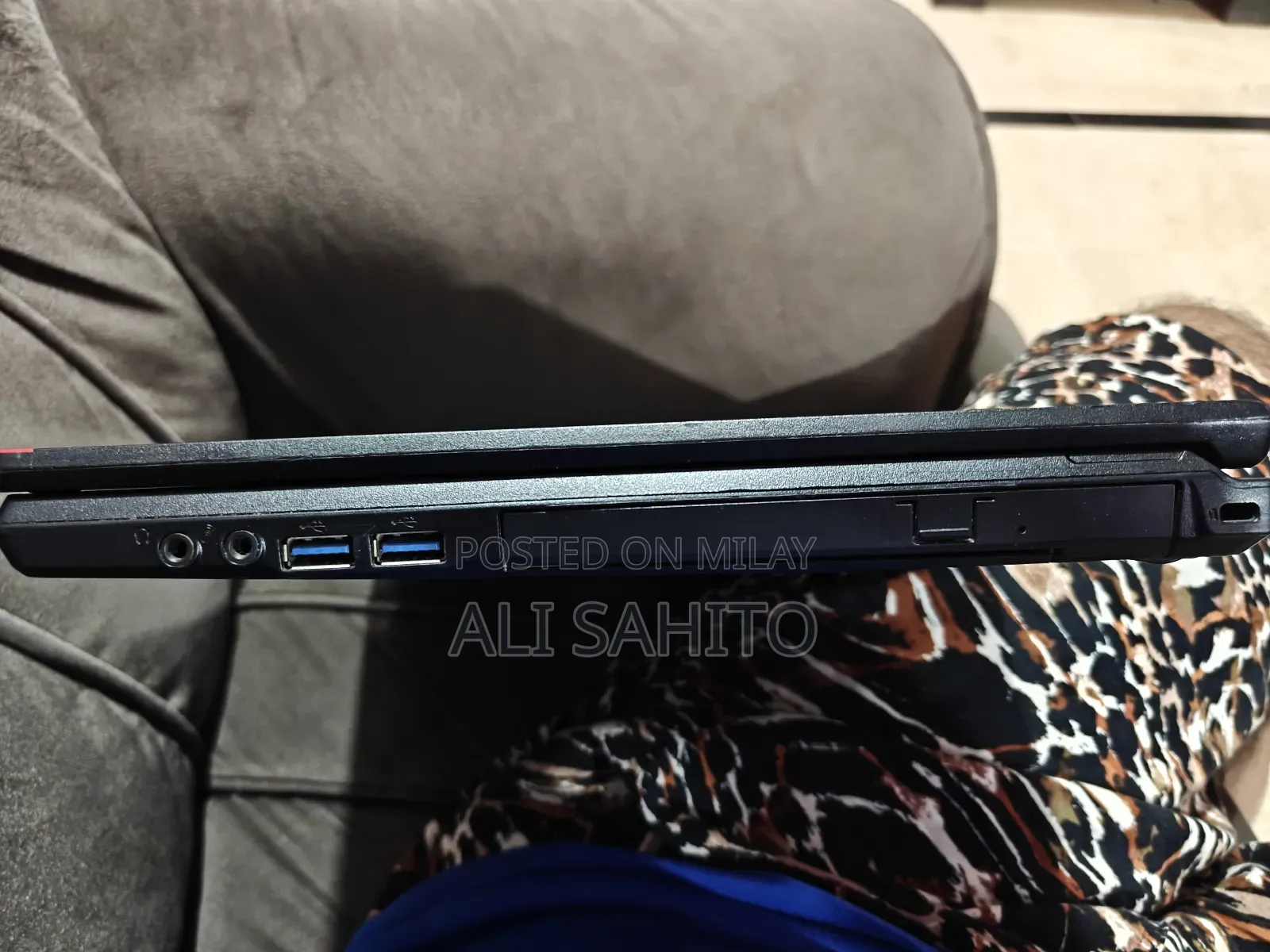 Laptop Fujitsu Lifebook E556 8GB Intel Core I5 SSD 256GB