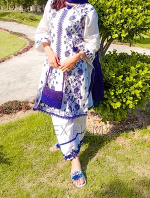 It's Hand Made Beautiful Dresses