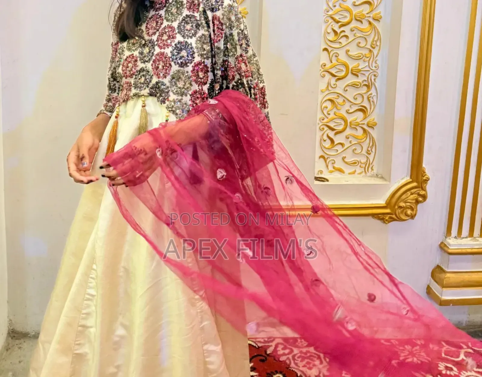 It's Hand Made Beautiful Dresses