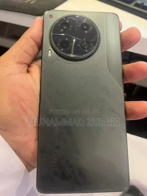 Photo - Tecno Camon 30 256 GB Silver