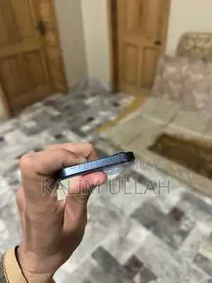 Photo - Apple iPhone 12 64 GB Black