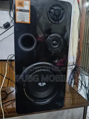 Kenwood Amplifier With Pair of Speakers