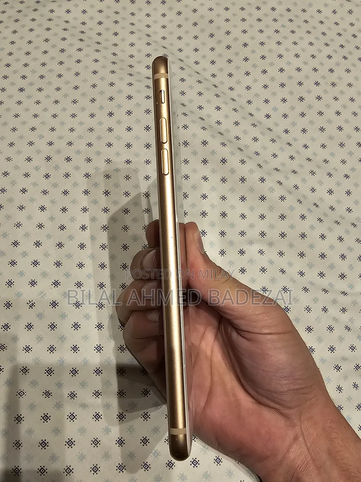 New Apple iPhone 8 Plus 64 GB Gold
