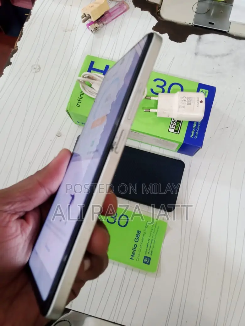 Infinix Hot 30 128 GB White