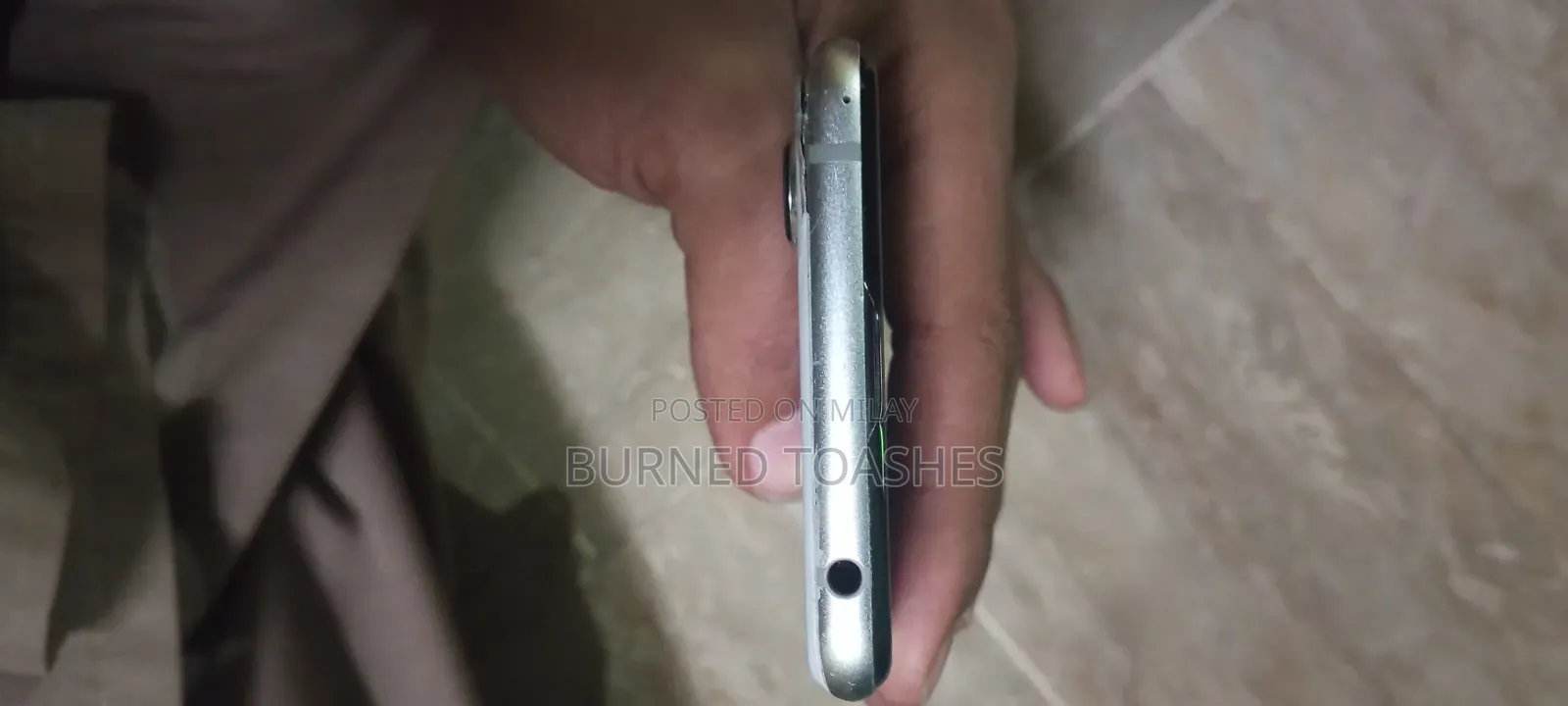 New Sharp Aquos R3 128 GB White