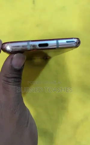 Sharp Aquos R2 64 GB Red