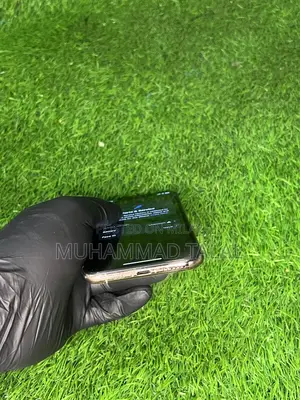 New Apple iPhone XS 256 GB Gold