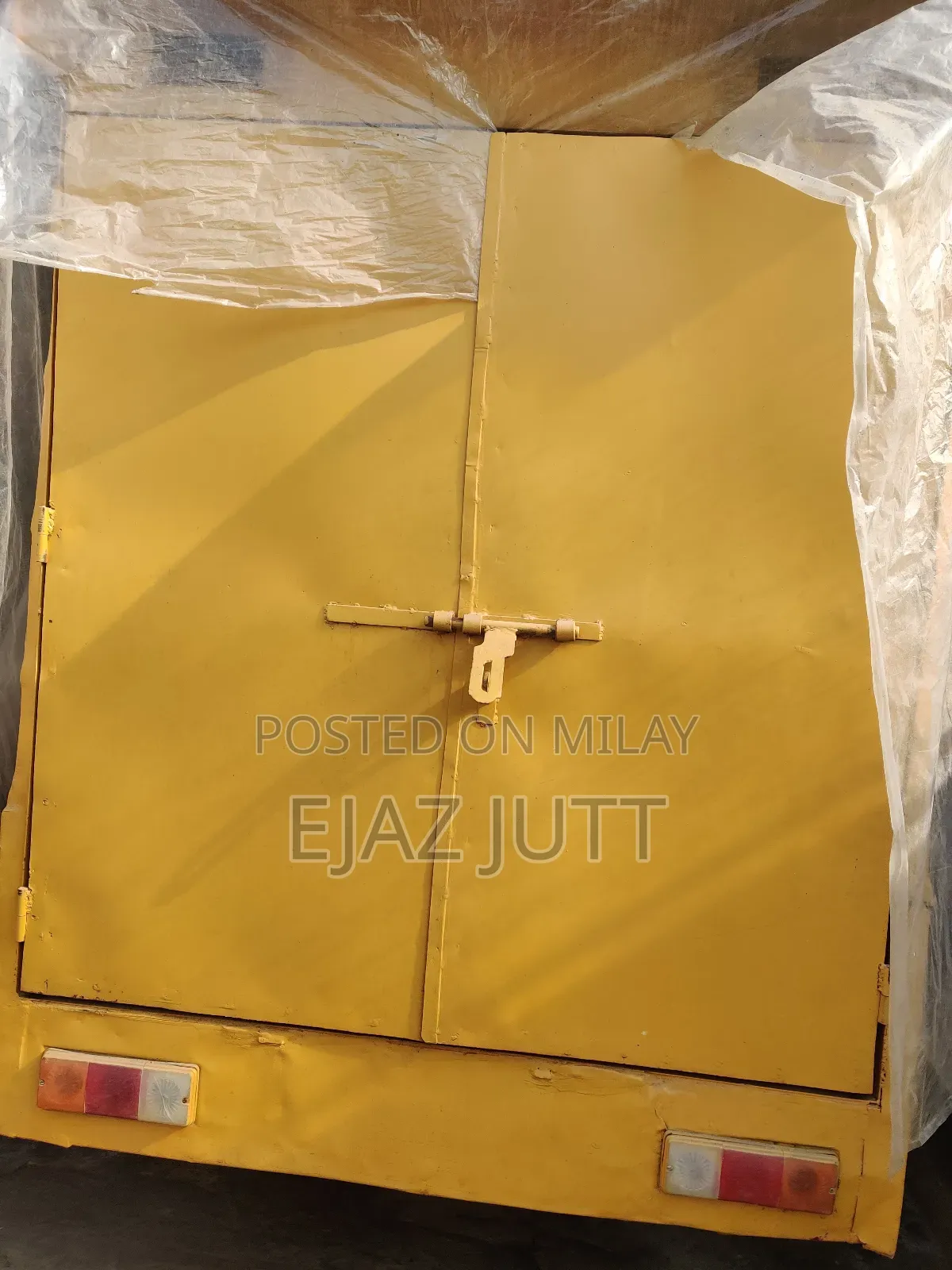 Motorcycle 2023 Yellow