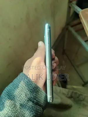 Apple iPhone X 64 GB White