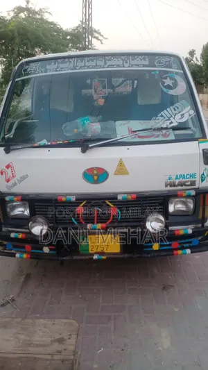 Toyota HiAce 1986 White