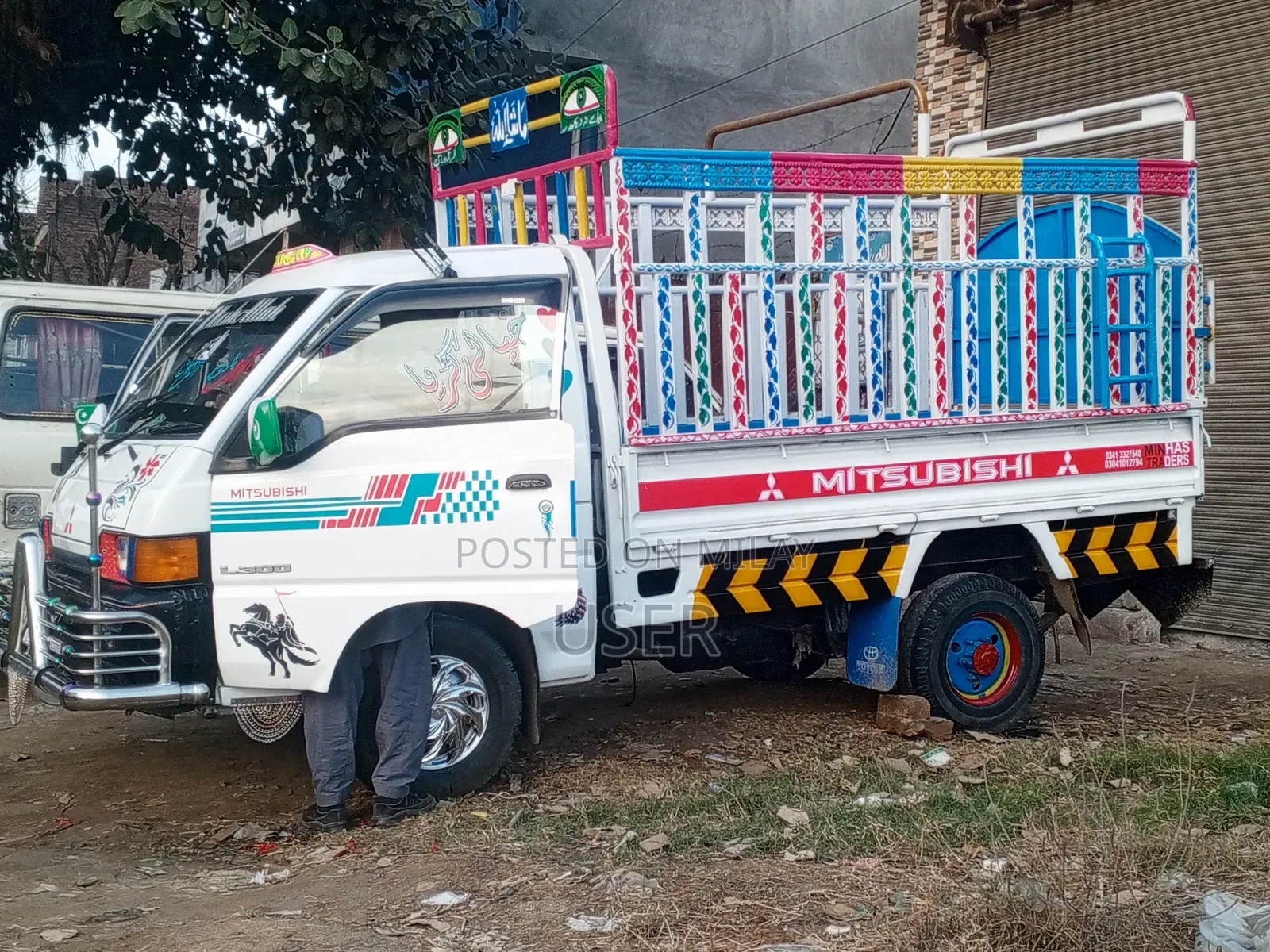 Mitsubishi L300 Dhalla