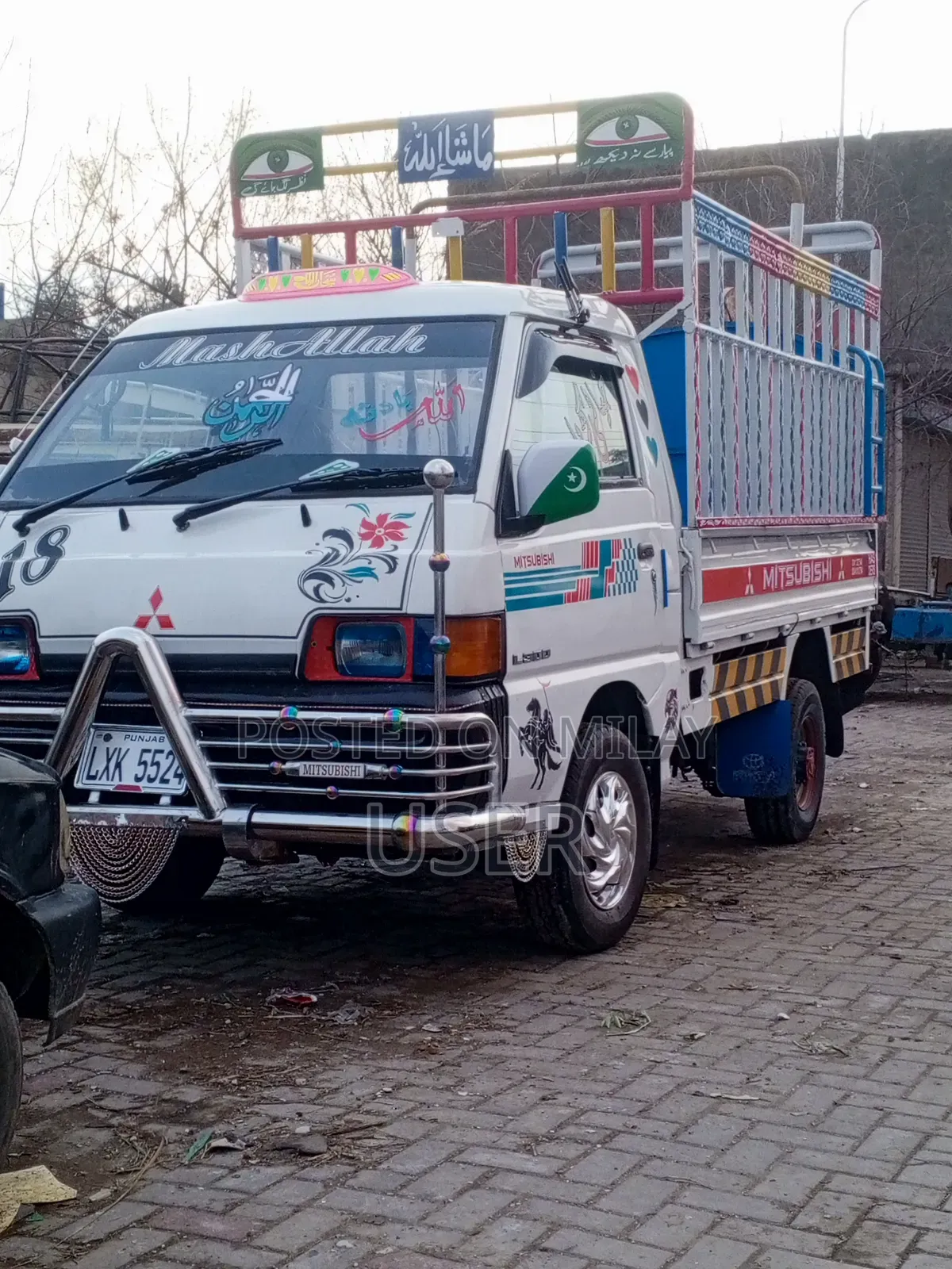 Mitsubishi L300 Dhalla