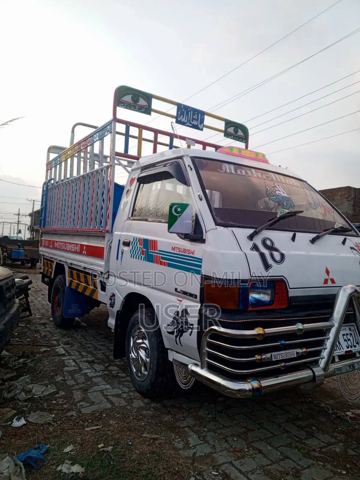 Mitsubishi L300 Dhalla