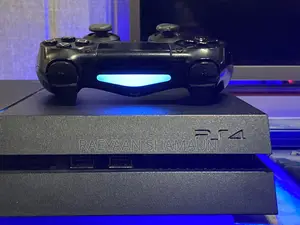 Ps4 Fat 1tb + 2 Controllers + Fifa19 Minecraft | Excellent Condition