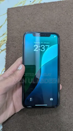 New Apple XR 128 GB Black