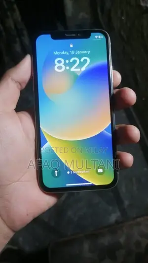 New Apple iPhone XS 64 GB White