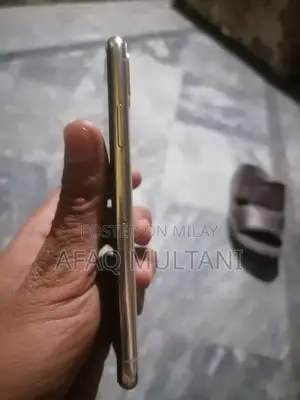 New Apple iPhone XS 64 GB White