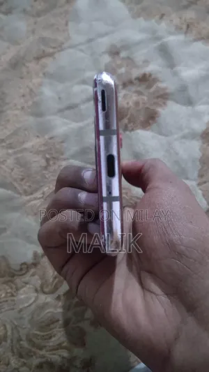 Sharp Aquos R2 64 GB Red