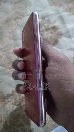 Sharp Aquos R2 64 GB Red