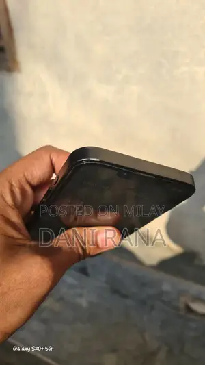 Apple iPhone 16e 128 GB Black