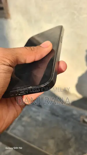 Apple iPhone 16e 128 GB Black