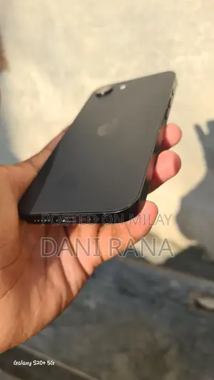 Apple iPhone 16e 128 GB Black