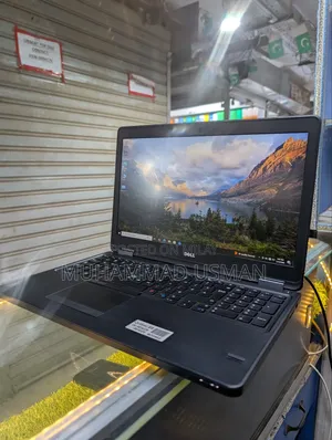 Laptop Dell Latitude E5550 4GB Intel Core I7 SSD 256GB