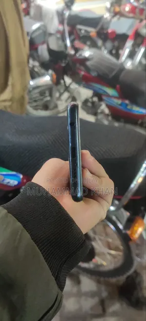 Mobile Phone 8 GB Black