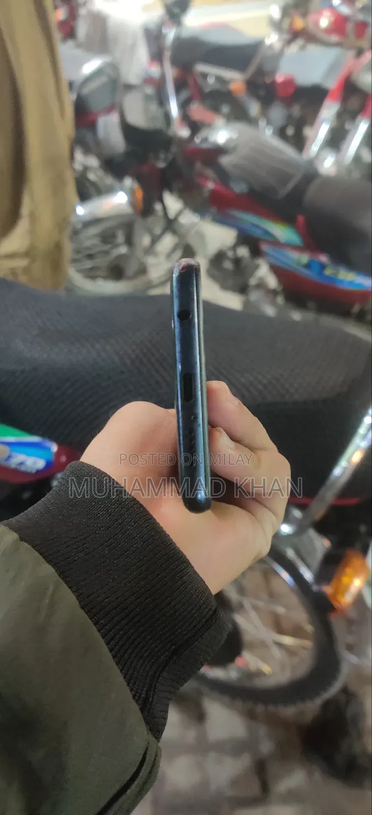 Mobile Phone 8 GB Black