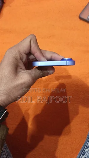 New Apple iPhone 16 128 GB Blue