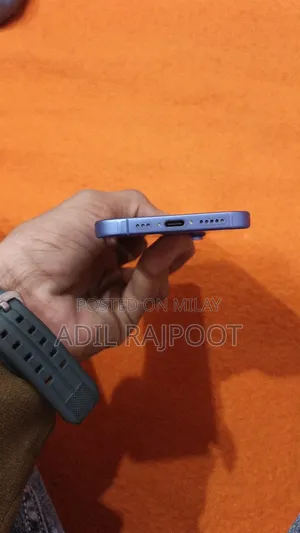 New Apple iPhone 16 128 GB Blue